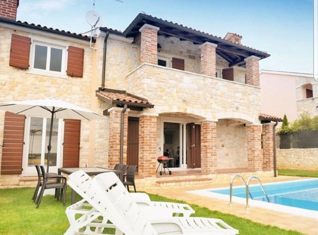 Sunny Villa Kaštelir Buitenkant foto