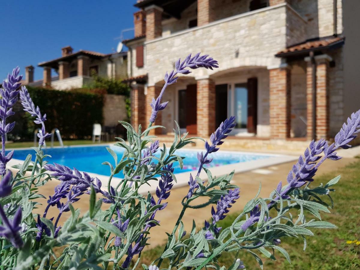 Sunny Villa Kaštelir Buitenkant foto