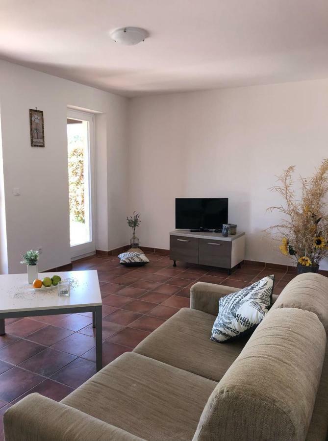 Sunny Villa Kaštelir Buitenkant foto