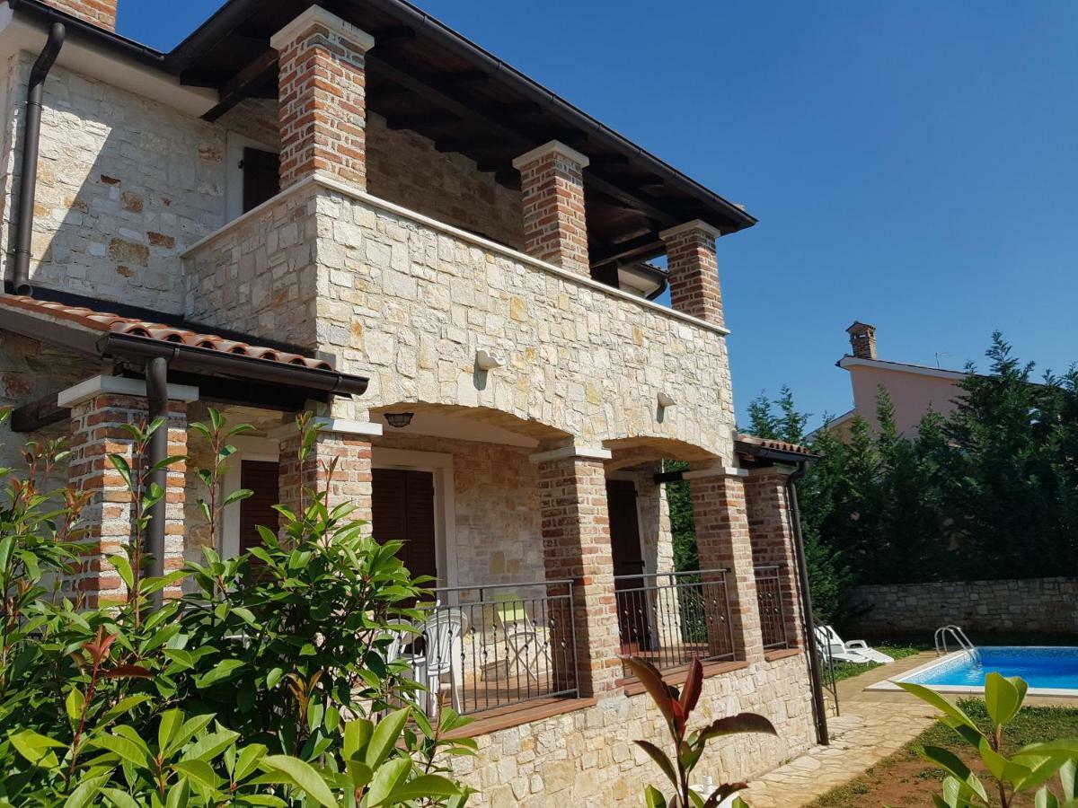 Sunny Villa Kaštelir Buitenkant foto