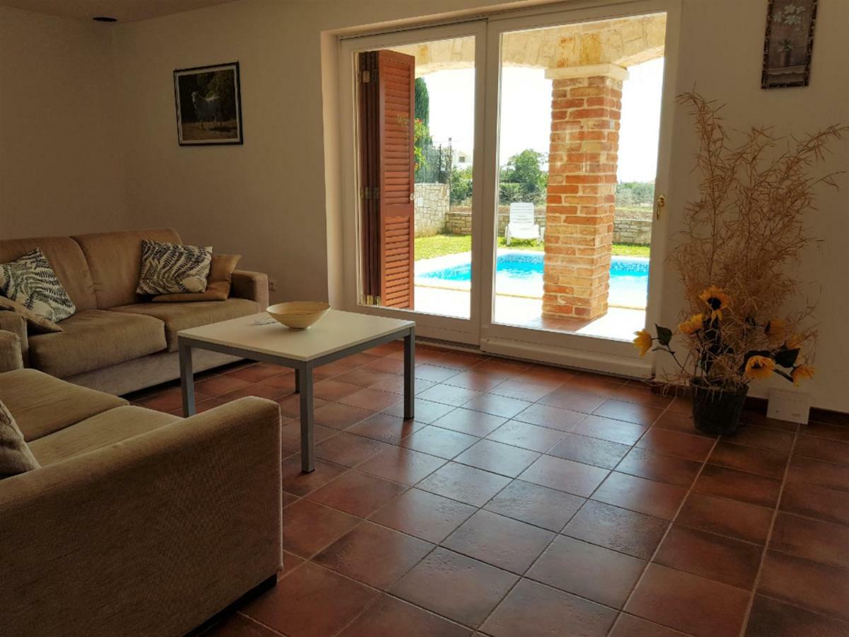 Sunny Villa Kaštelir Buitenkant foto
