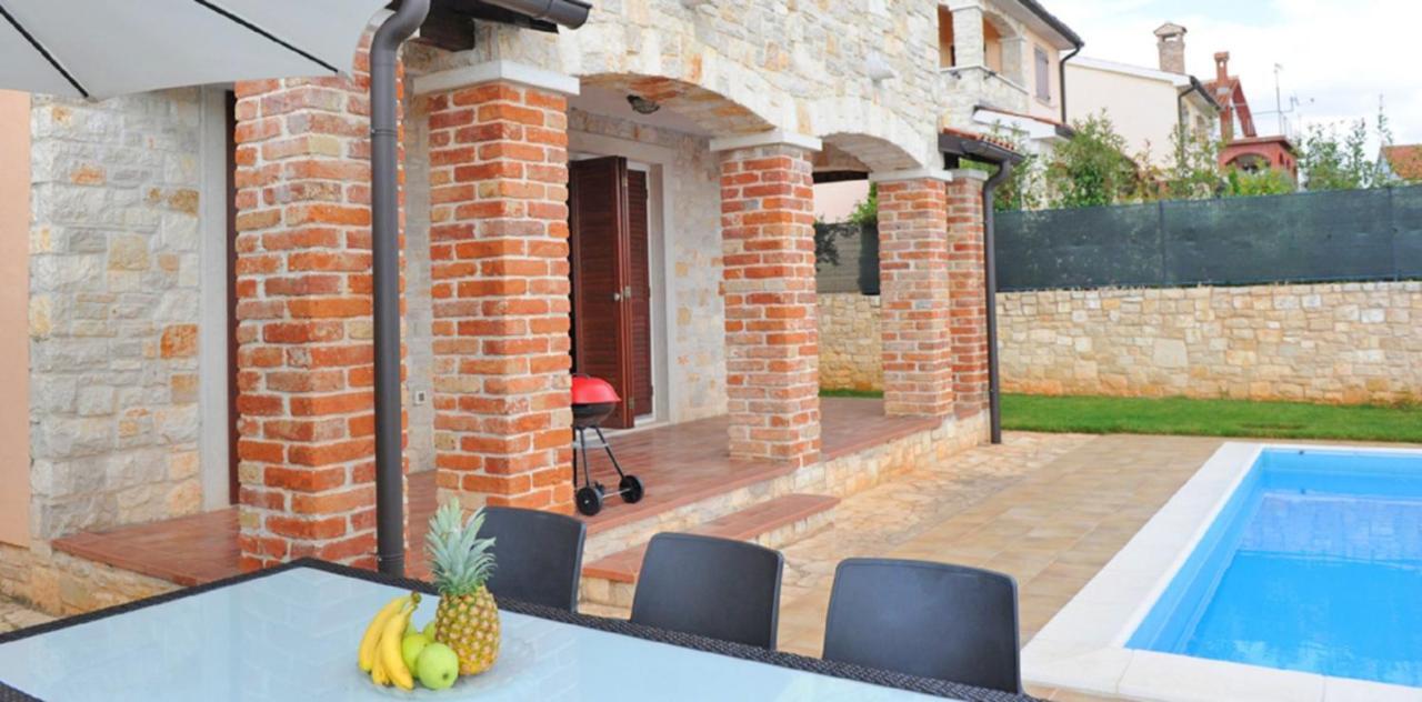 Sunny Villa Kaštelir Buitenkant foto